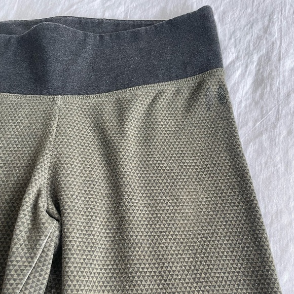 Victoria’s Secret The Everywhere Legging - Picture 3 of 7